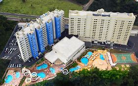 Golden Dolphin Grand Hotel Caldas Novas - GO é cobrado 120 da limpeza e enxoval completo do hotel